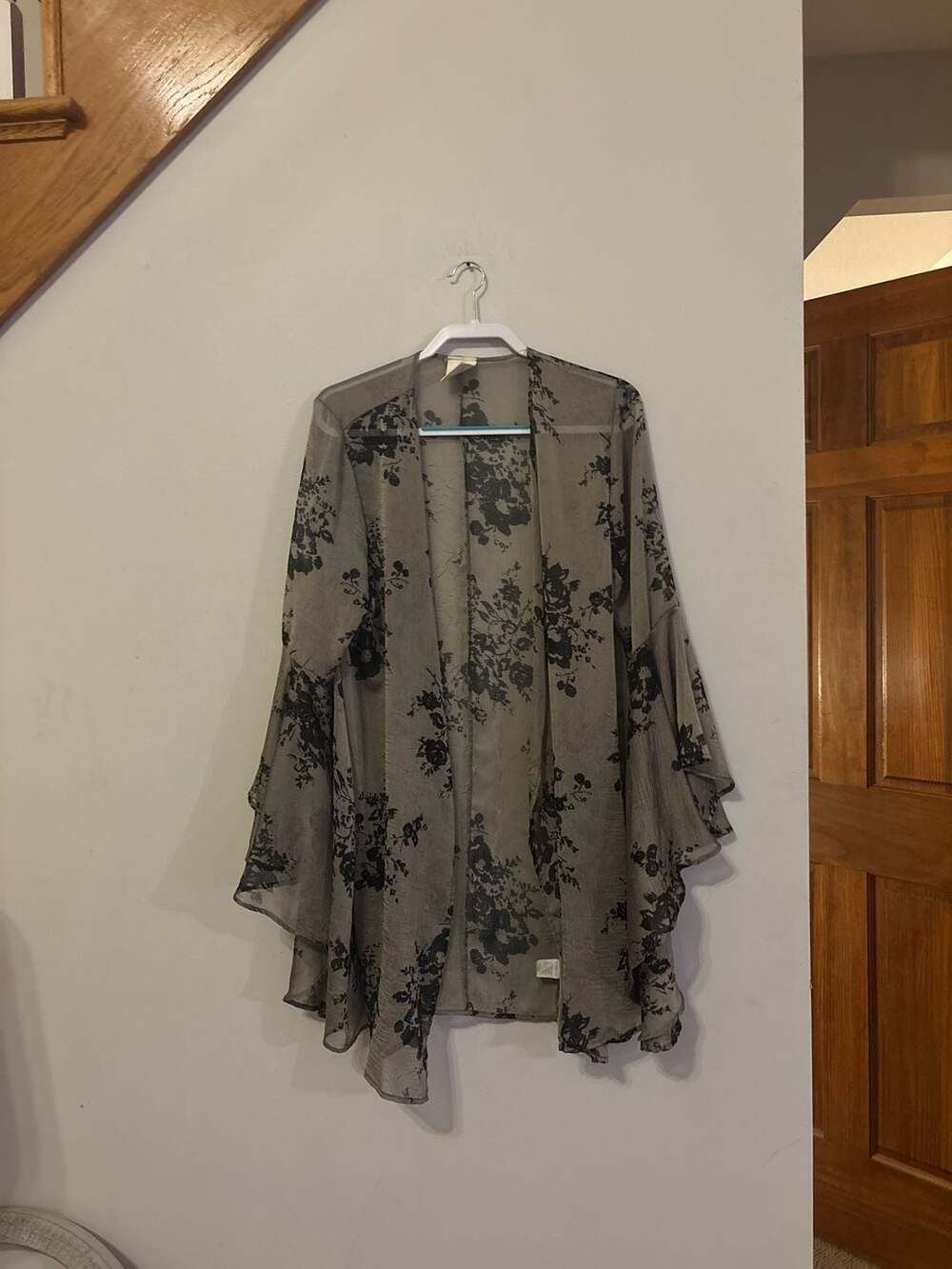 Artistic Works by Lu Gray Floral Sheer Bell Sleeve Kimono Cardigan